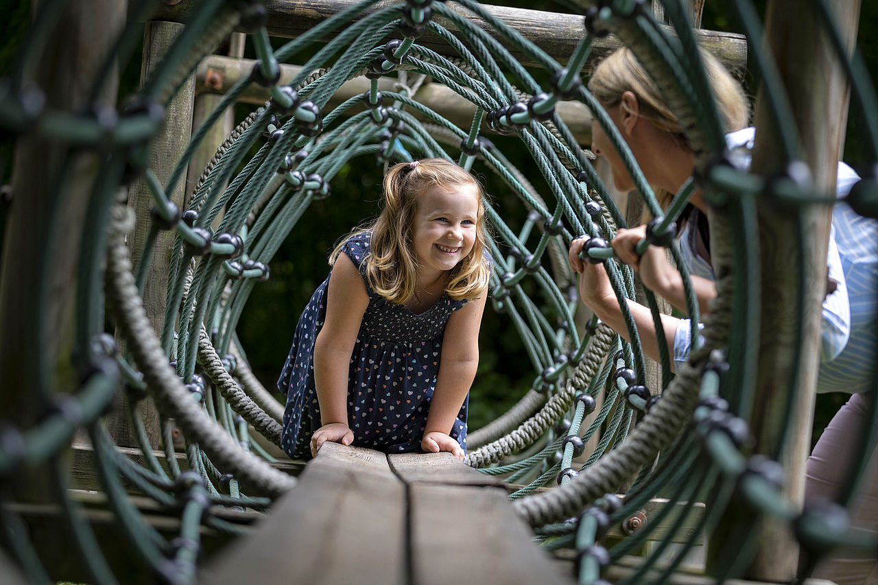 Gelände und Menschen